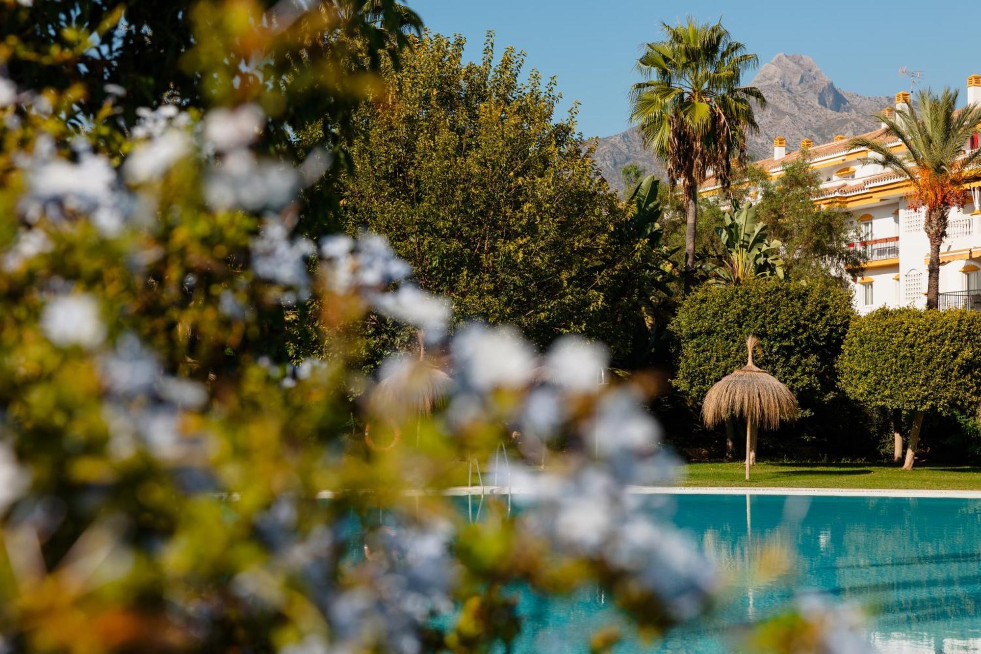 Ground Floor Holiday Apartment With Terrace And Pool In Puerto Banus, Marbella Exterior foto